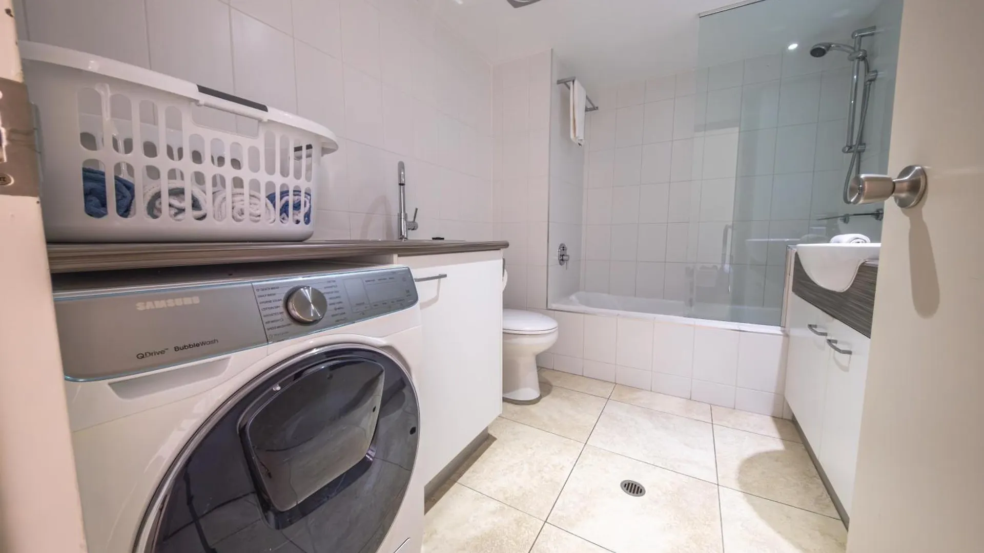 Trafalgar Towers - Luxury Riverfront Apartment マルーチードール 0*,